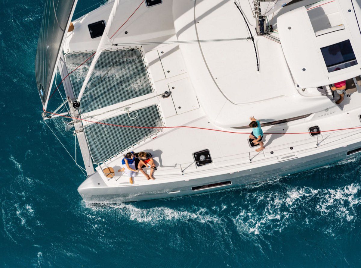 Queen Annezia – Lagoon 42 thumbnail 8